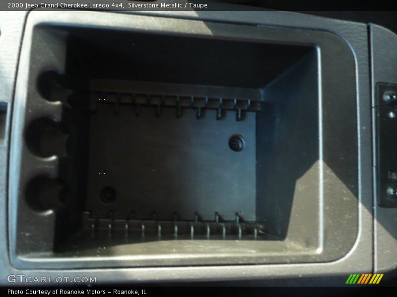 Silverstone Metallic / Taupe 2000 Jeep Grand Cherokee Laredo 4x4