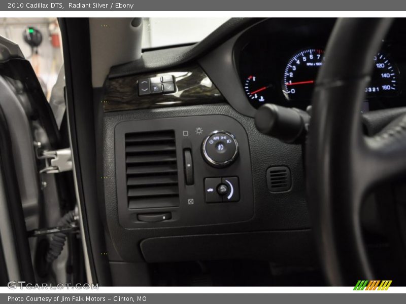 Radiant Silver / Ebony 2010 Cadillac DTS