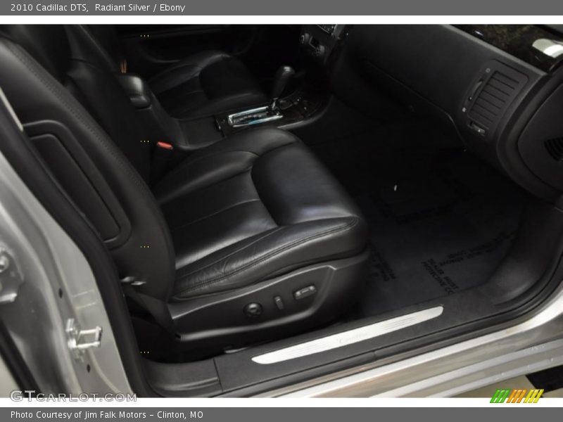 Radiant Silver / Ebony 2010 Cadillac DTS