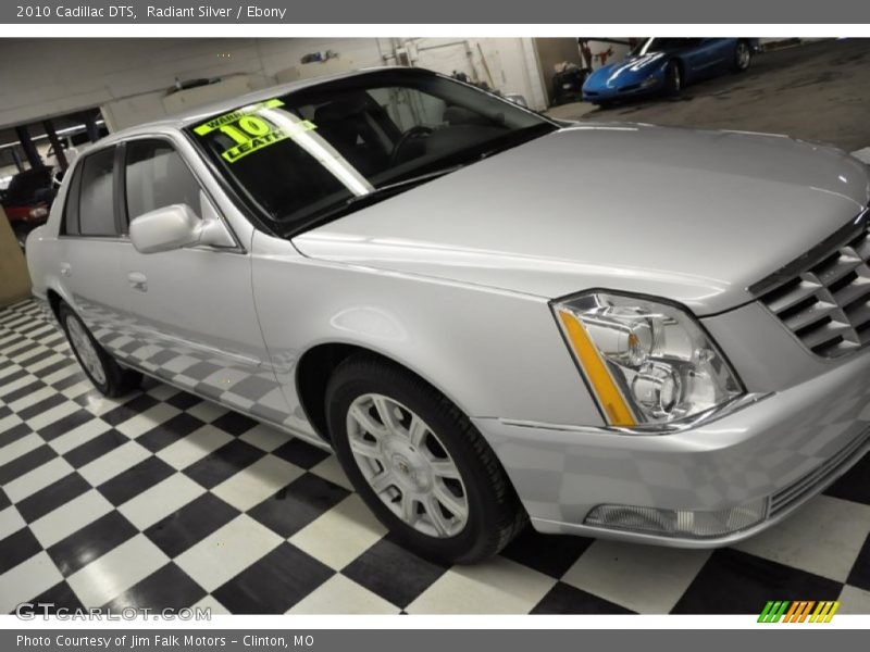 Radiant Silver / Ebony 2010 Cadillac DTS