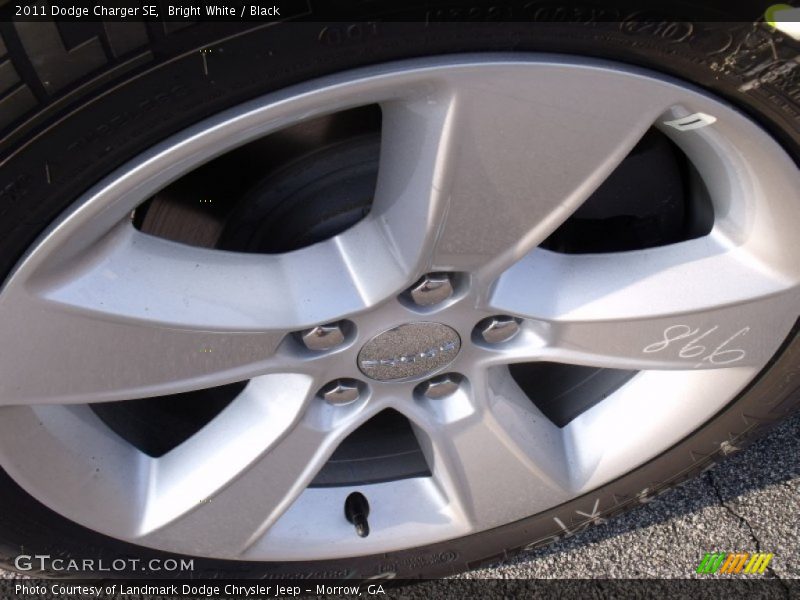 Bright White / Black 2011 Dodge Charger SE