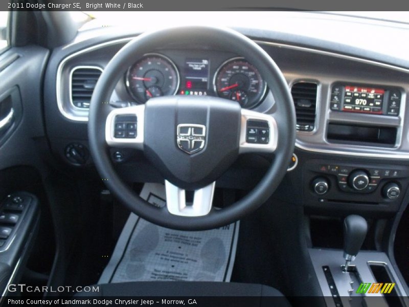 Bright White / Black 2011 Dodge Charger SE