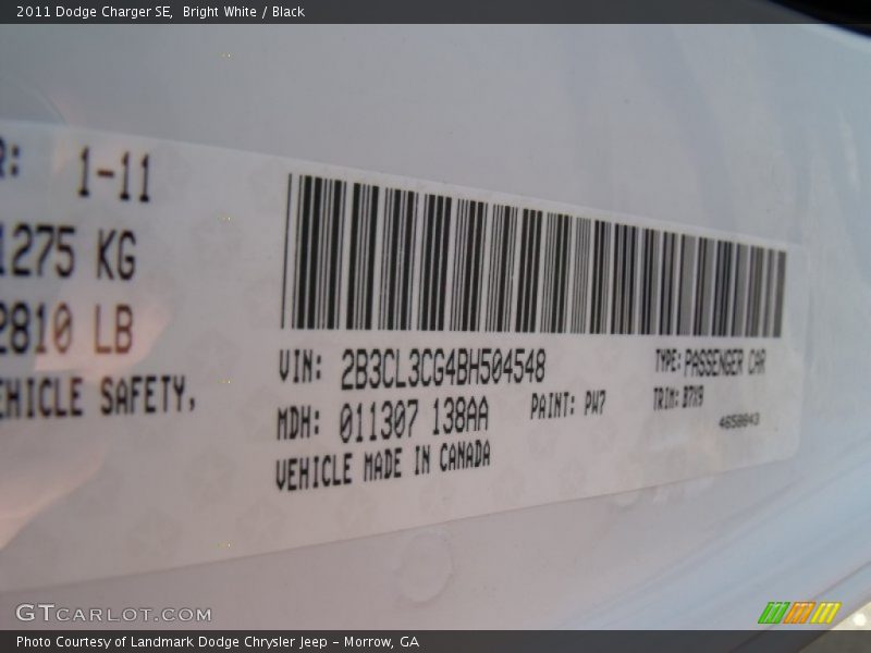 Bright White / Black 2011 Dodge Charger SE