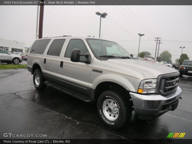 Front 3/4 View of 2003 Excursion XLT 4x4