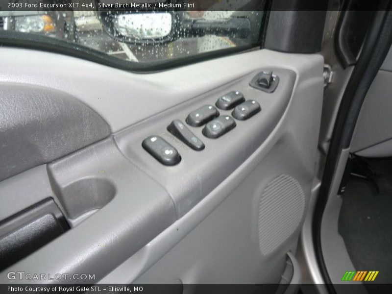 Controls of 2003 Excursion XLT 4x4