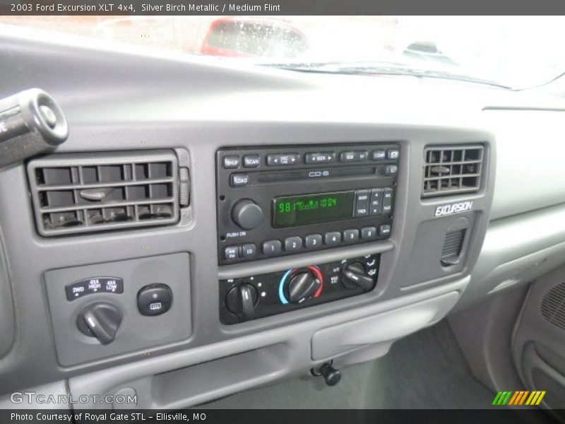 Controls of 2003 Excursion XLT 4x4