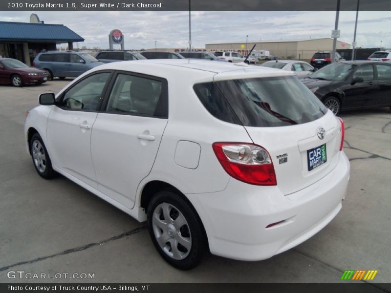 Super White / Dark Charcoal 2010 Toyota Matrix 1.8