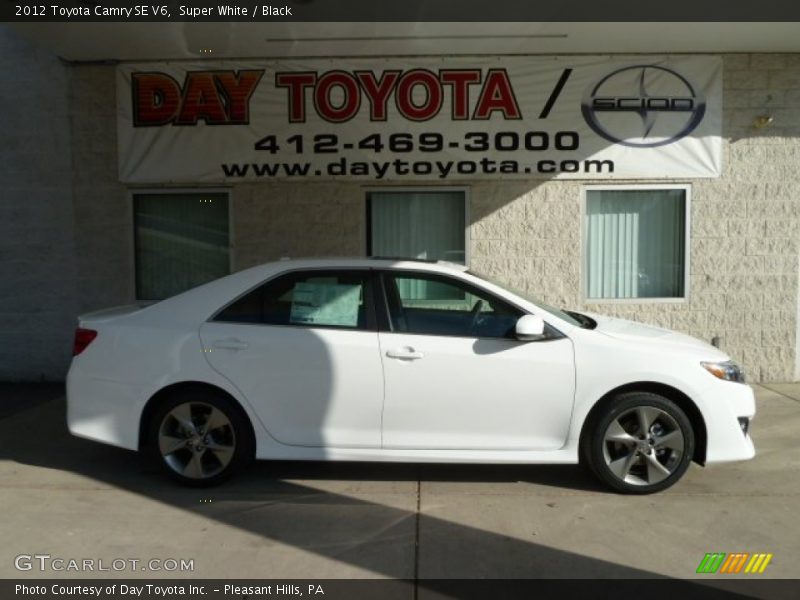 Super White / Black 2012 Toyota Camry SE V6