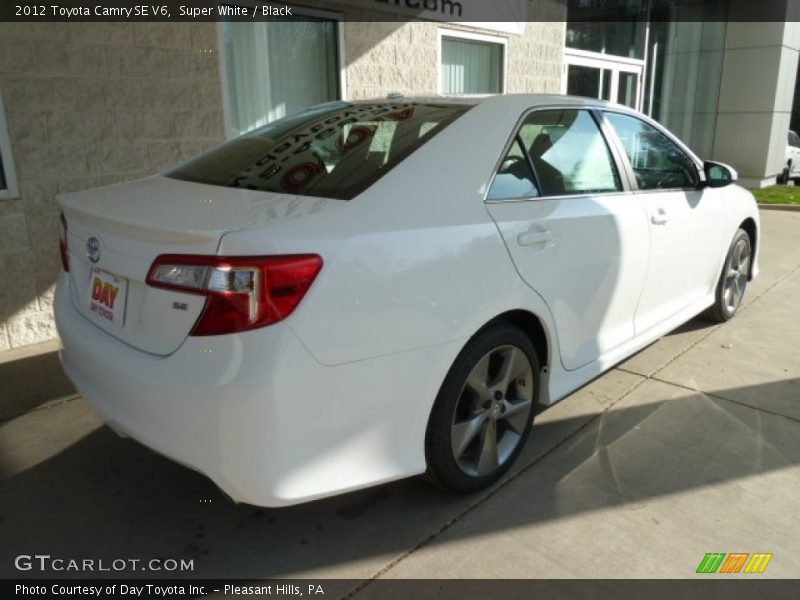 Super White / Black 2012 Toyota Camry SE V6