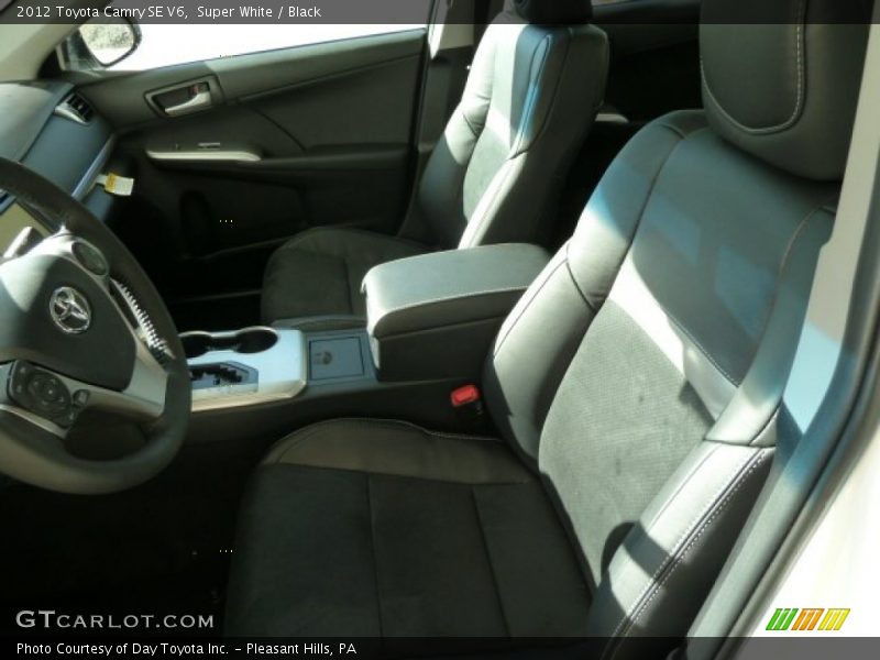 Super White / Black 2012 Toyota Camry SE V6