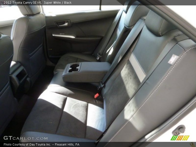 Super White / Black 2012 Toyota Camry SE V6