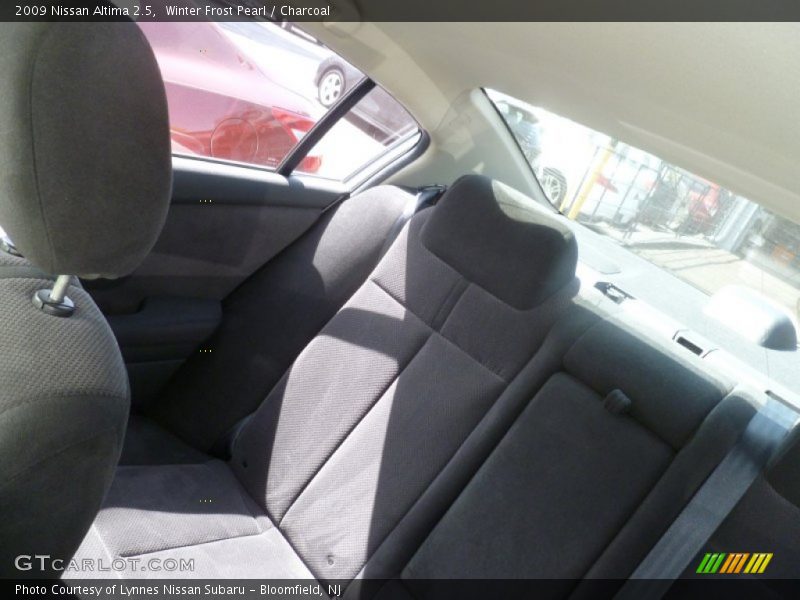 Winter Frost Pearl / Charcoal 2009 Nissan Altima 2.5