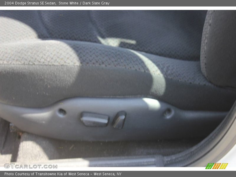 Stone White / Dark Slate Gray 2004 Dodge Stratus SE Sedan