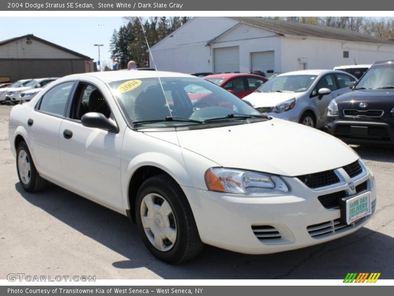 Stone White / Dark Slate Gray 2004 Dodge Stratus SE Sedan