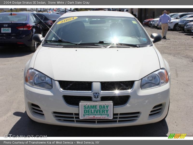 Stone White / Dark Slate Gray 2004 Dodge Stratus SE Sedan