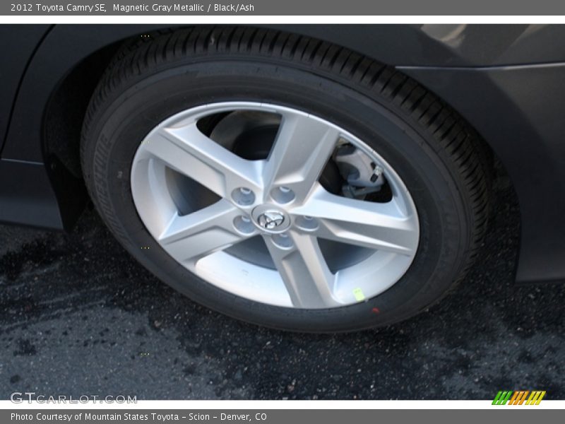 Magnetic Gray Metallic / Black/Ash 2012 Toyota Camry SE