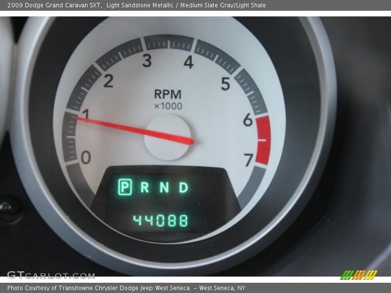 Light Sandstone Metallic / Medium Slate Gray/Light Shale 2009 Dodge Grand Caravan SXT