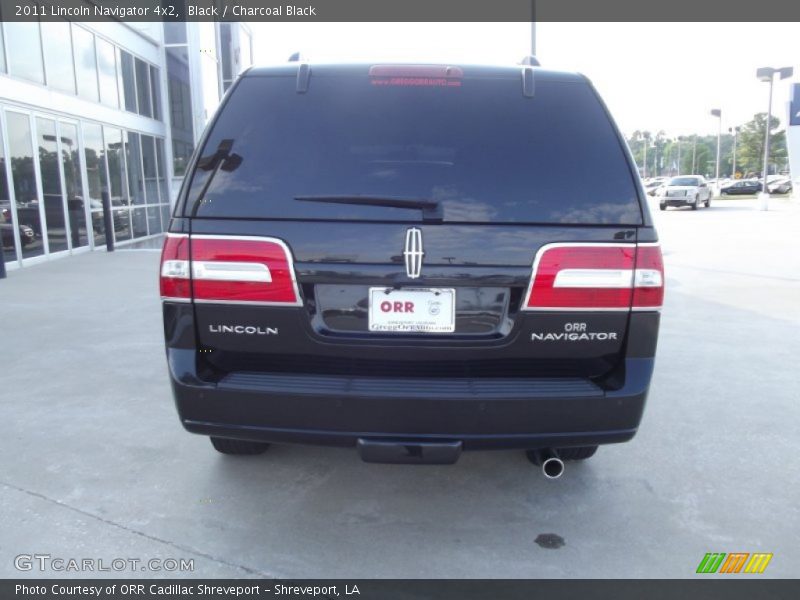 Black / Charcoal Black 2011 Lincoln Navigator 4x2