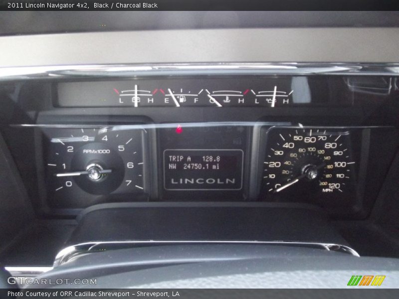 Black / Charcoal Black 2011 Lincoln Navigator 4x2