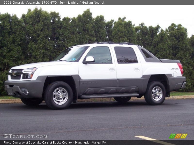 Summit White / Medium Neutral 2002 Chevrolet Avalanche 2500 4WD