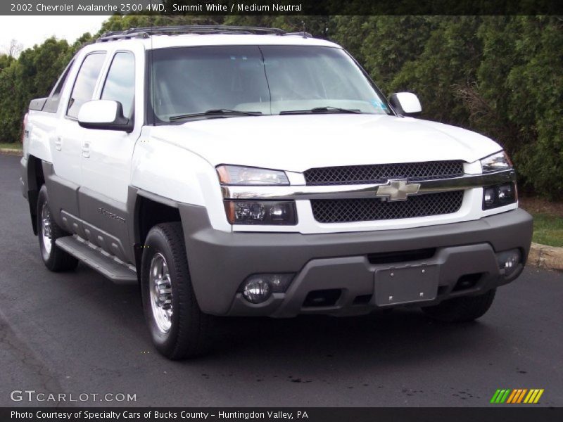 Summit White / Medium Neutral 2002 Chevrolet Avalanche 2500 4WD