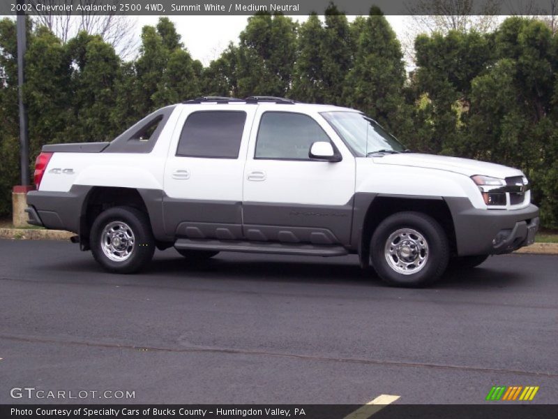 Summit White / Medium Neutral 2002 Chevrolet Avalanche 2500 4WD