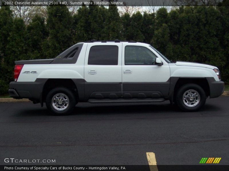 Summit White / Medium Neutral 2002 Chevrolet Avalanche 2500 4WD