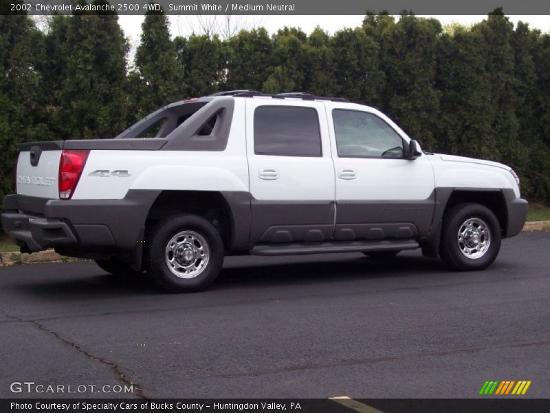 Summit White / Medium Neutral 2002 Chevrolet Avalanche 2500 4WD