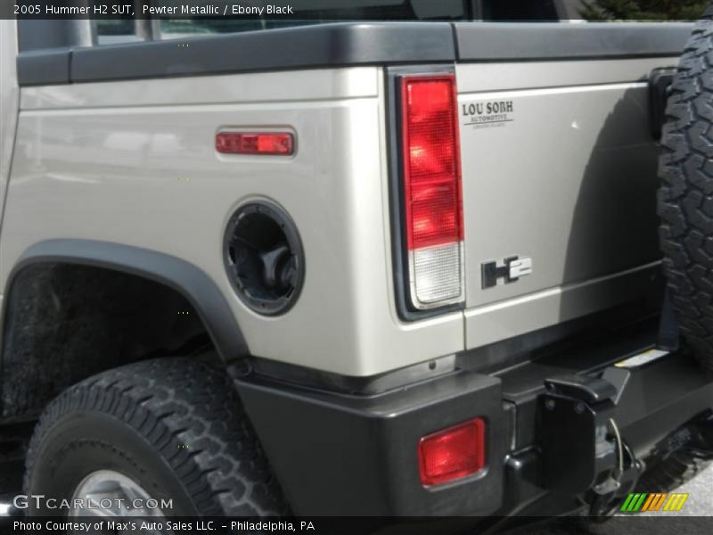 Pewter Metallic / Ebony Black 2005 Hummer H2 SUT