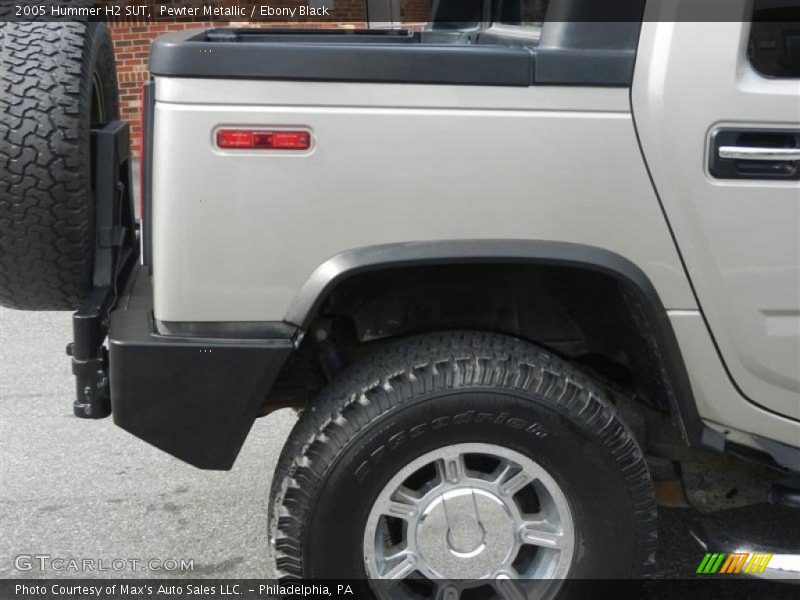 Pewter Metallic / Ebony Black 2005 Hummer H2 SUT