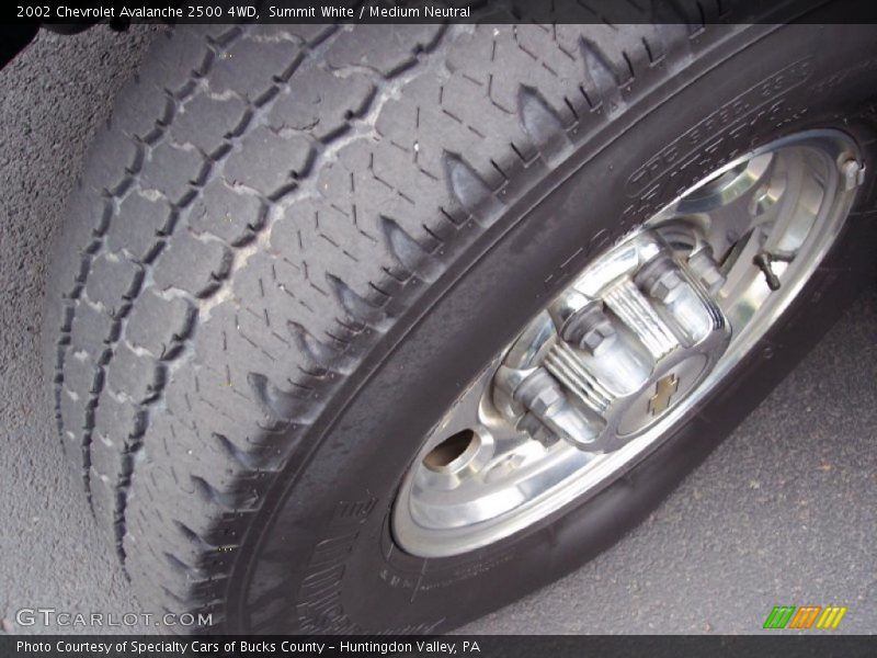 Summit White / Medium Neutral 2002 Chevrolet Avalanche 2500 4WD