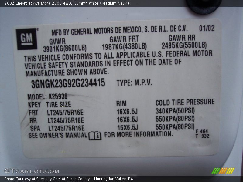 Summit White / Medium Neutral 2002 Chevrolet Avalanche 2500 4WD