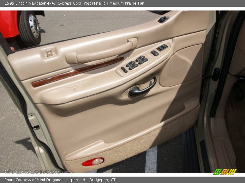 Cypress Gold Frost Metallic / Medium Prairie Tan 1999 Lincoln Navigator 4x4