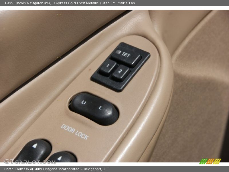 Cypress Gold Frost Metallic / Medium Prairie Tan 1999 Lincoln Navigator 4x4
