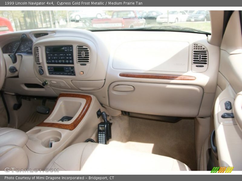 Cypress Gold Frost Metallic / Medium Prairie Tan 1999 Lincoln Navigator 4x4