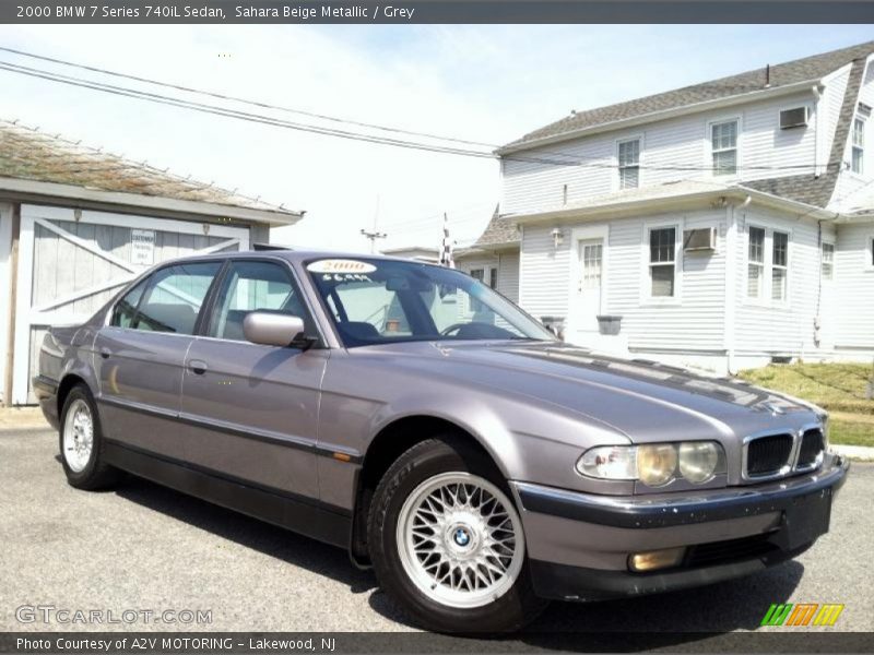 Front 3/4 View of 2000 7 Series 740iL Sedan