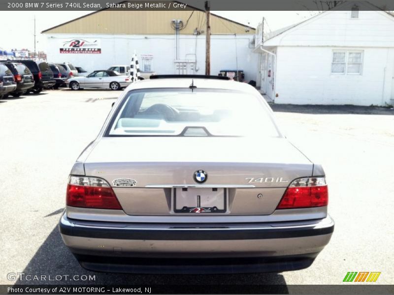 Sahara Beige Metallic / Grey 2000 BMW 7 Series 740iL Sedan