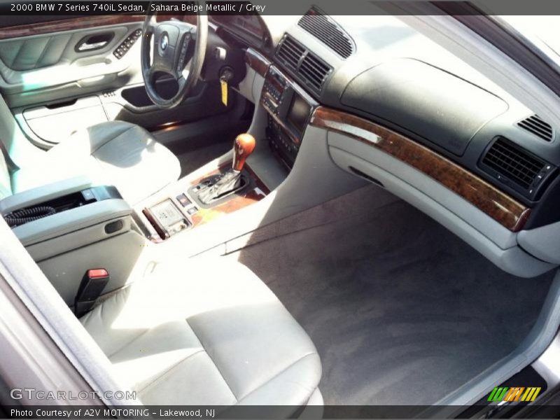 Sahara Beige Metallic / Grey 2000 BMW 7 Series 740iL Sedan
