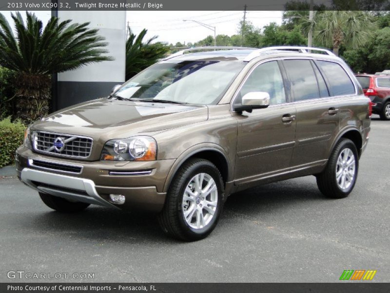 Front 3/4 View of 2013 XC90 3.2