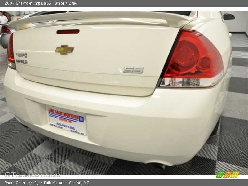 White / Gray 2007 Chevrolet Impala SS