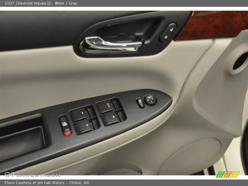 White / Gray 2007 Chevrolet Impala SS