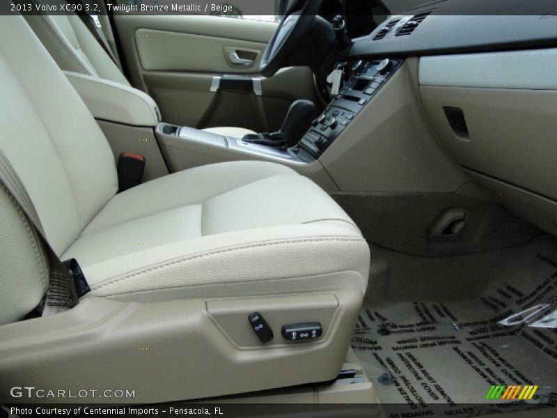 Front Seat of 2013 XC90 3.2