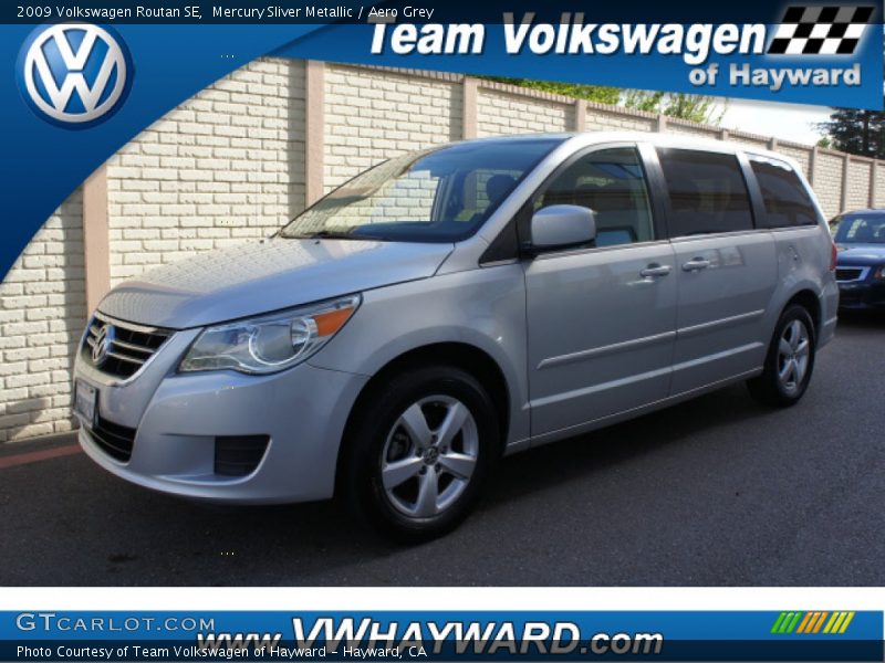 Mercury Sliver Metallic / Aero Grey 2009 Volkswagen Routan SE