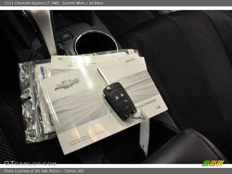 Summit White / Jet Black 2011 Chevrolet Equinox LT AWD