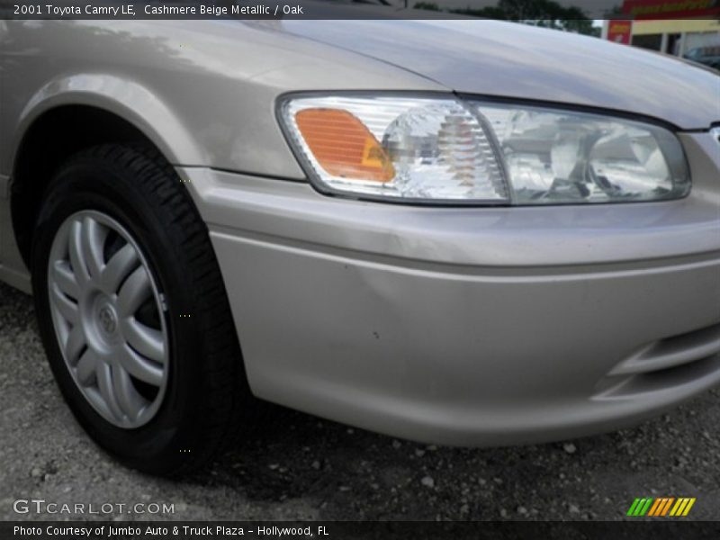 Cashmere Beige Metallic / Oak 2001 Toyota Camry LE