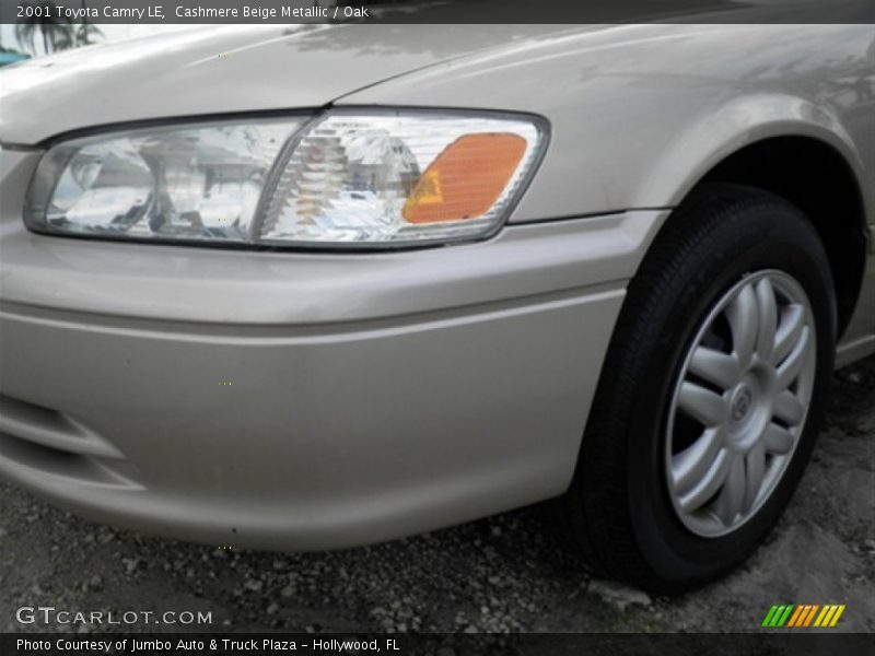 Cashmere Beige Metallic / Oak 2001 Toyota Camry LE