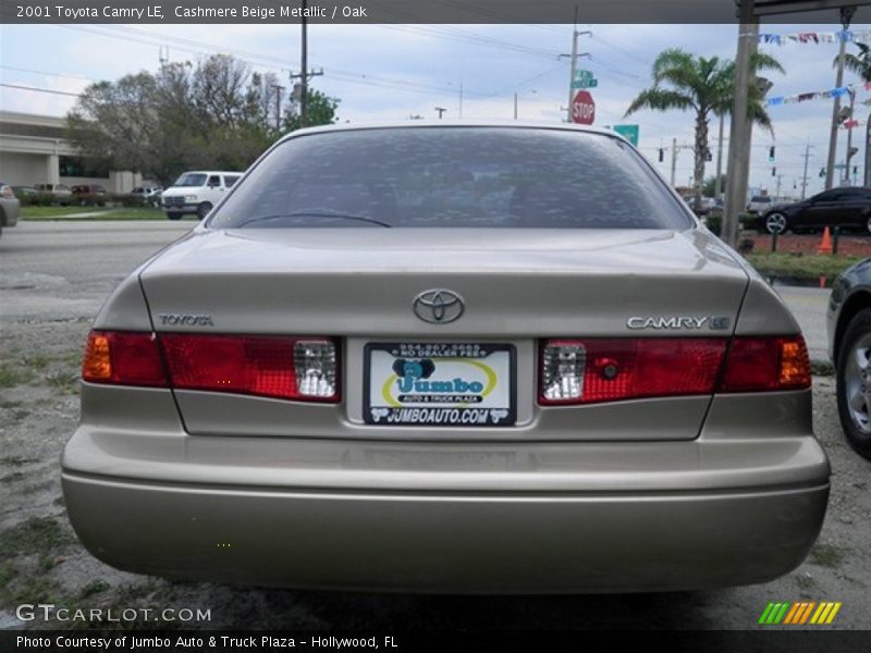 Cashmere Beige Metallic / Oak 2001 Toyota Camry LE
