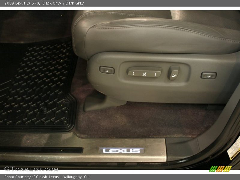 Black Onyx / Dark Gray 2009 Lexus LX 570