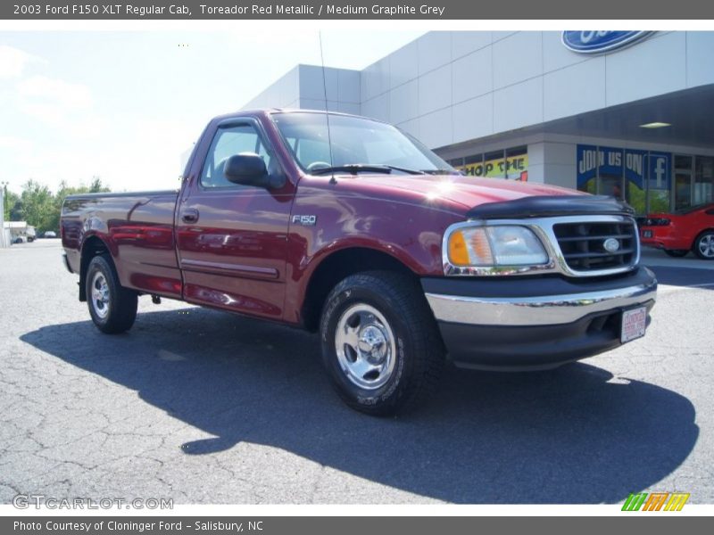 Toreador Red Metallic / Medium Graphite Grey 2003 Ford F150 XLT Regular Cab