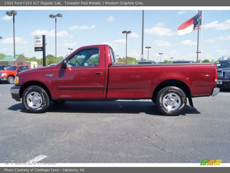 Toreador Red Metallic / Medium Graphite Grey 2003 Ford F150 XLT Regular Cab